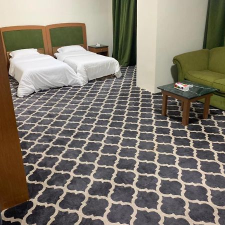 Al Aziziyah Hotel And Suites 海米斯穆谢特 外观 照片