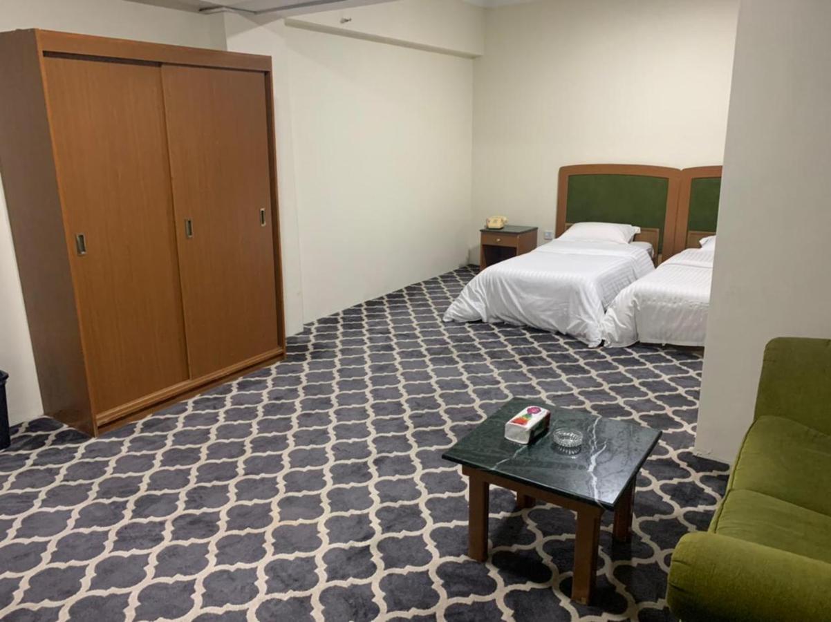 Al Aziziyah Hotel And Suites 海米斯穆谢特 外观 照片