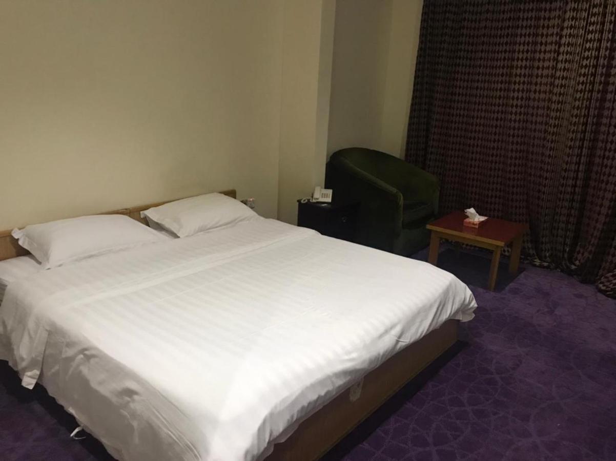 Al Aziziyah Hotel And Suites 海米斯穆谢特 外观 照片