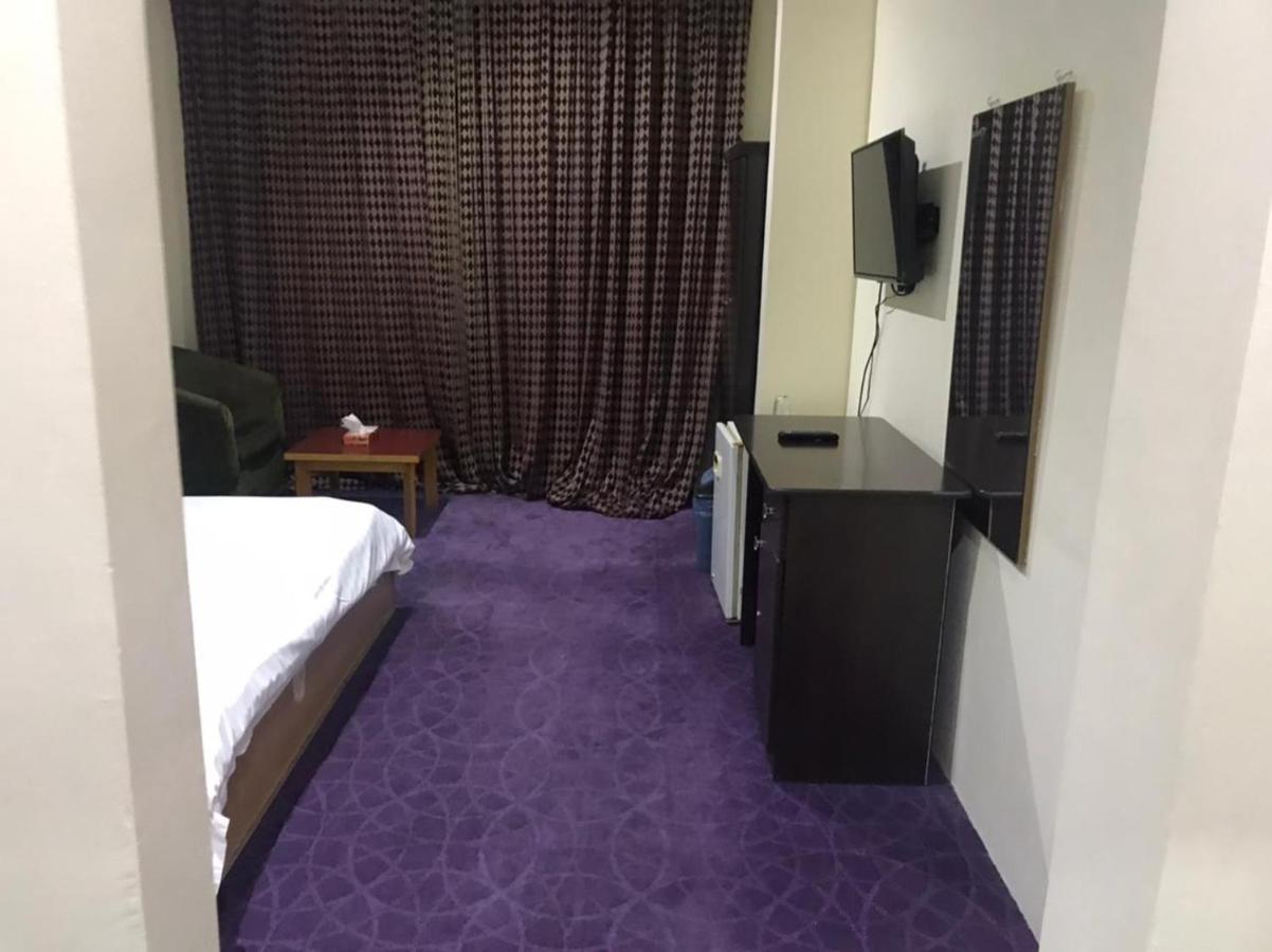 Al Aziziyah Hotel And Suites 海米斯穆谢特 外观 照片