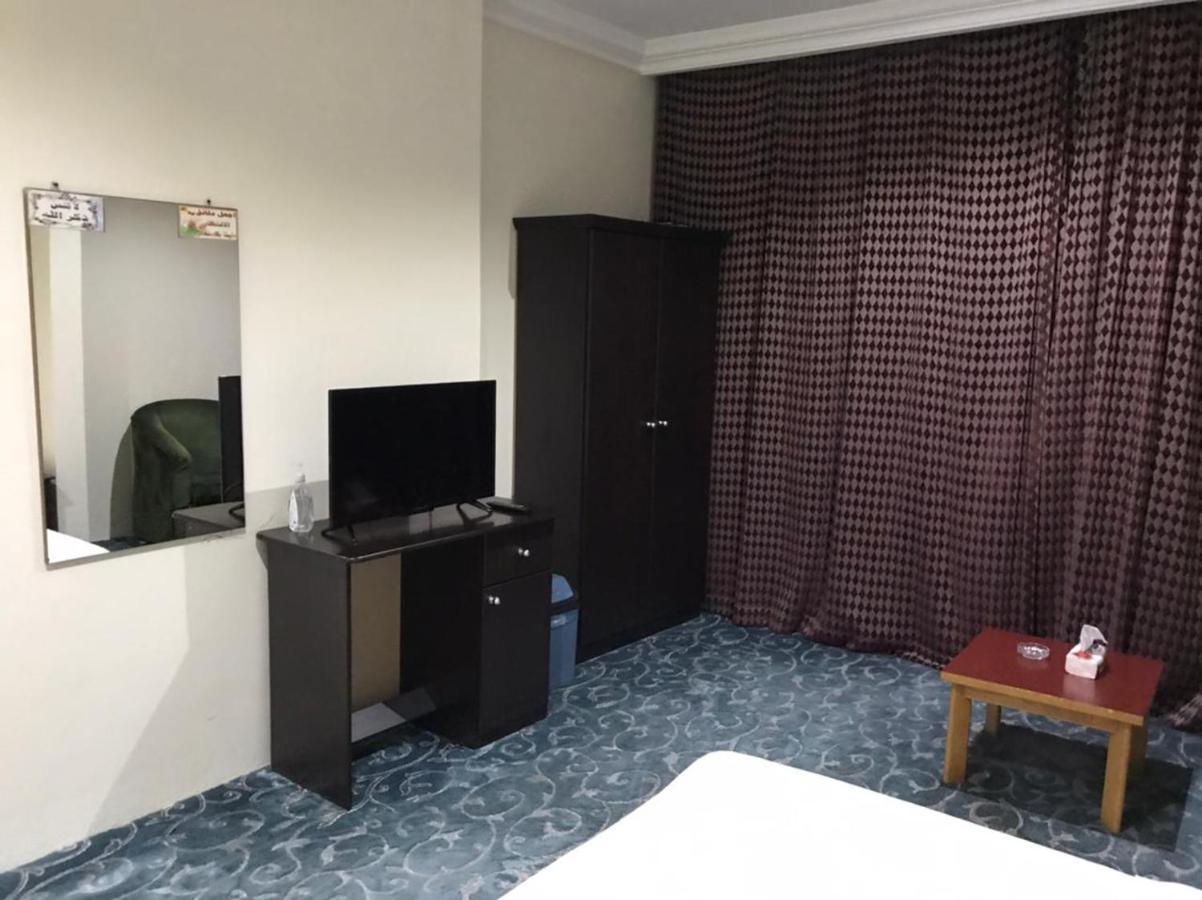 Al Aziziyah Hotel And Suites 海米斯穆谢特 外观 照片