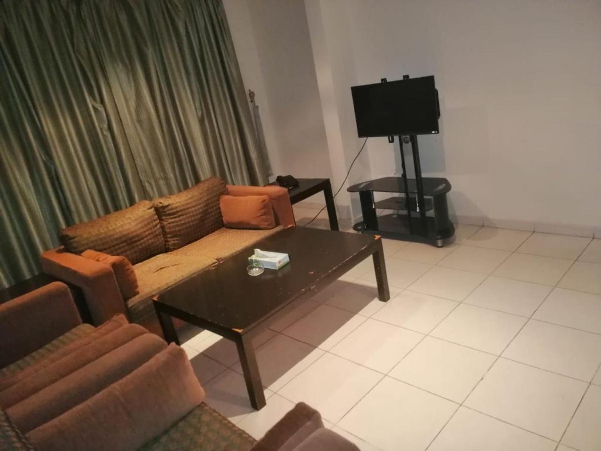 Al Aziziyah Hotel And Suites 海米斯穆谢特 外观 照片
