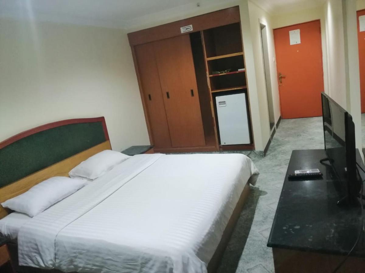 Al Aziziyah Hotel And Suites 海米斯穆谢特 外观 照片