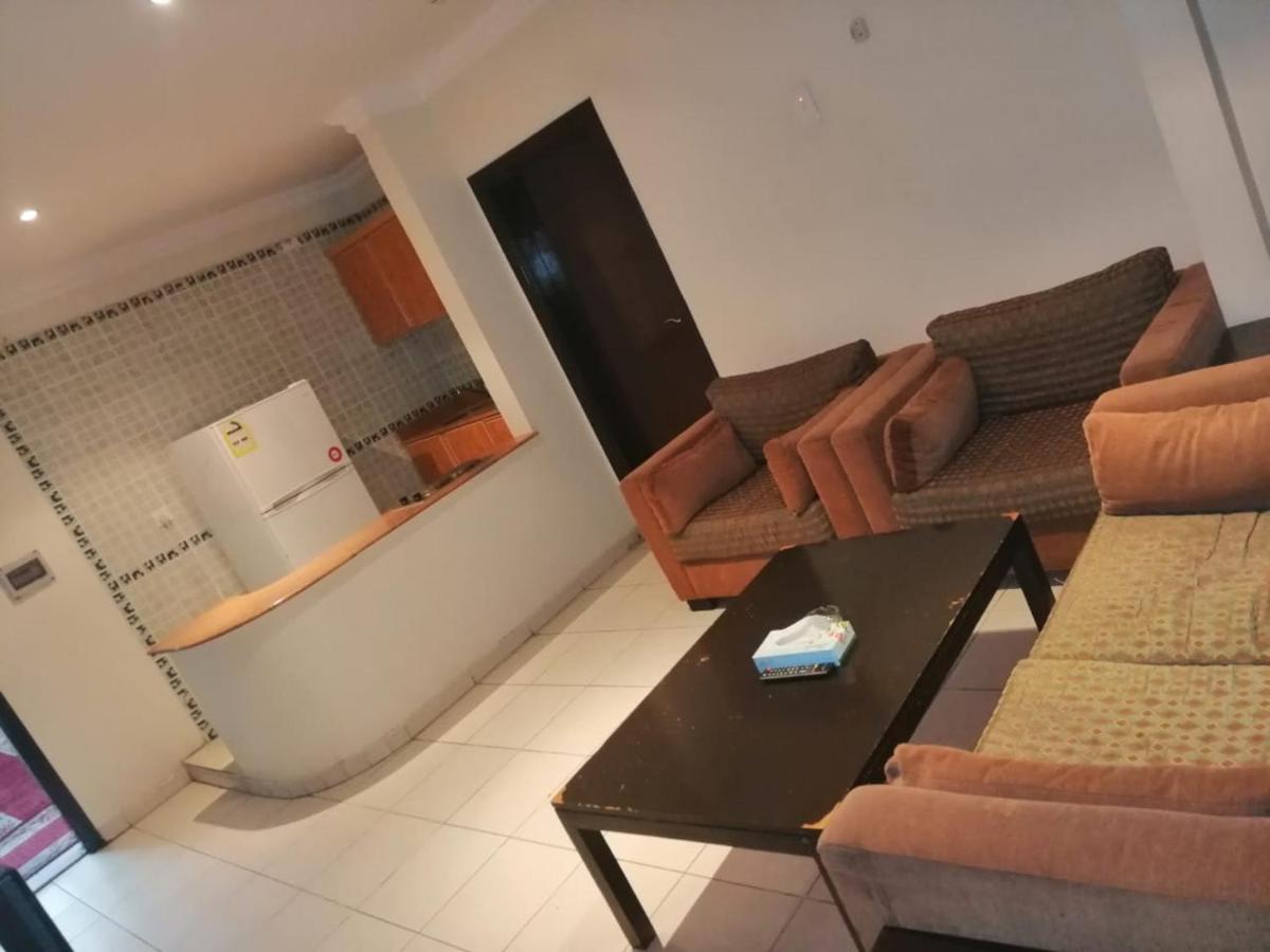 Al Aziziyah Hotel And Suites 海米斯穆谢特 外观 照片