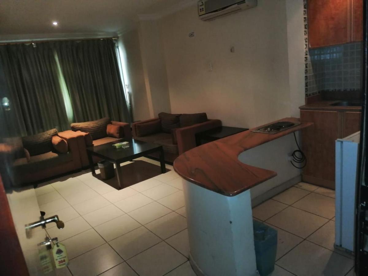 Al Aziziyah Hotel And Suites 海米斯穆谢特 外观 照片