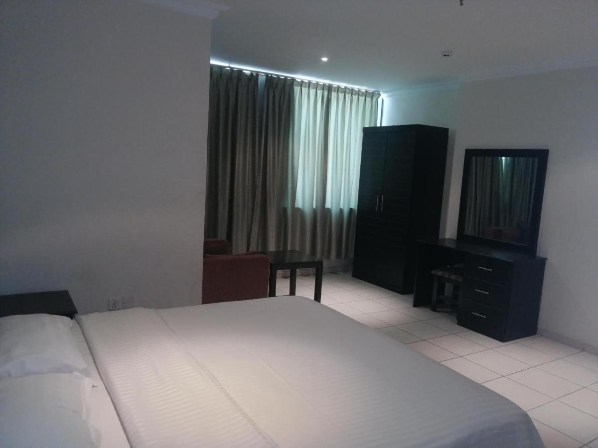 Al Aziziyah Hotel And Suites 海米斯穆谢特 外观 照片
