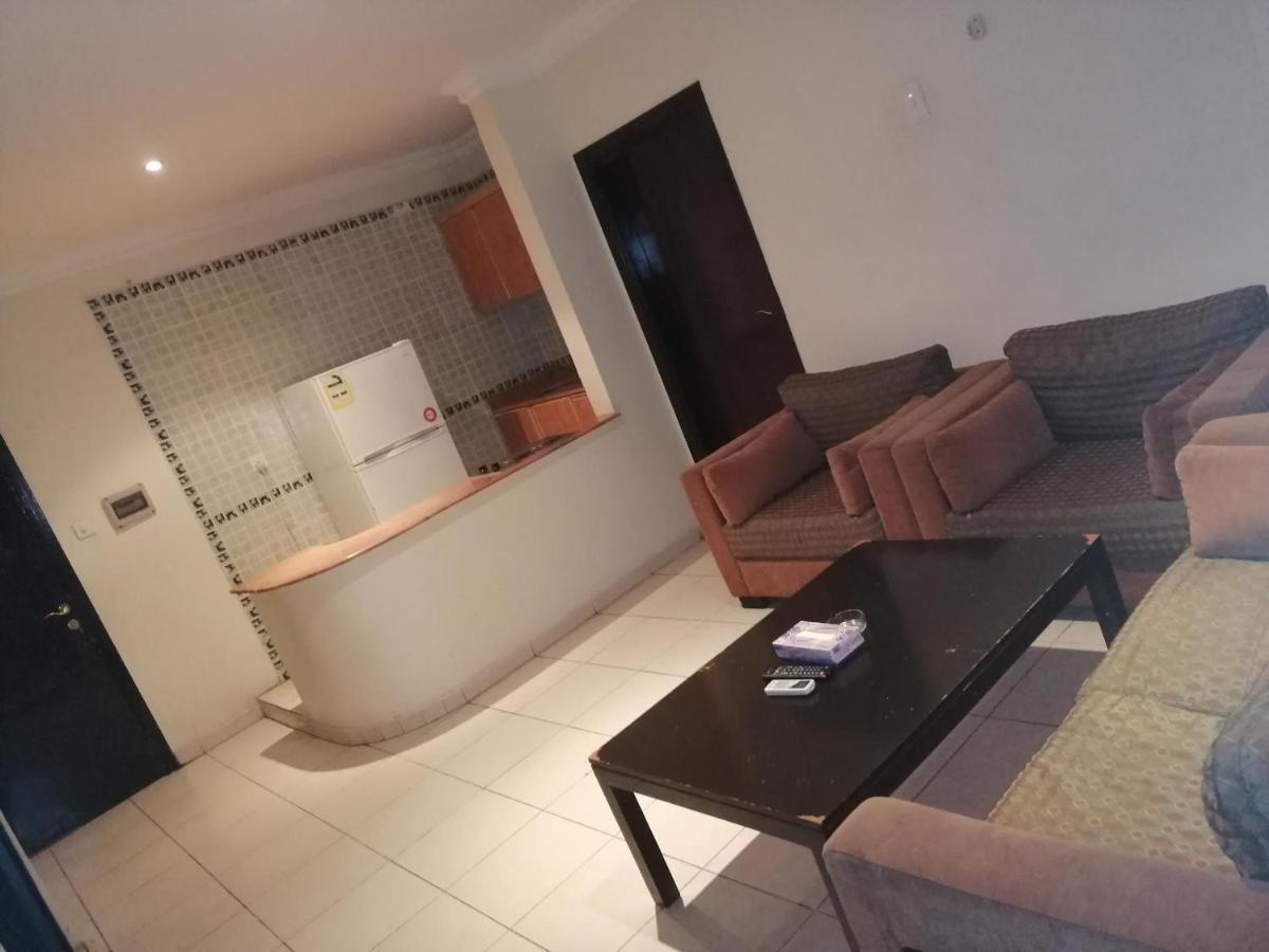 Al Aziziyah Hotel And Suites 海米斯穆谢特 外观 照片