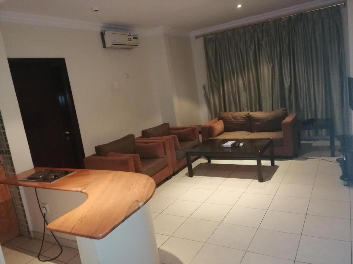 Al Aziziyah Hotel And Suites 海米斯穆谢特 外观 照片