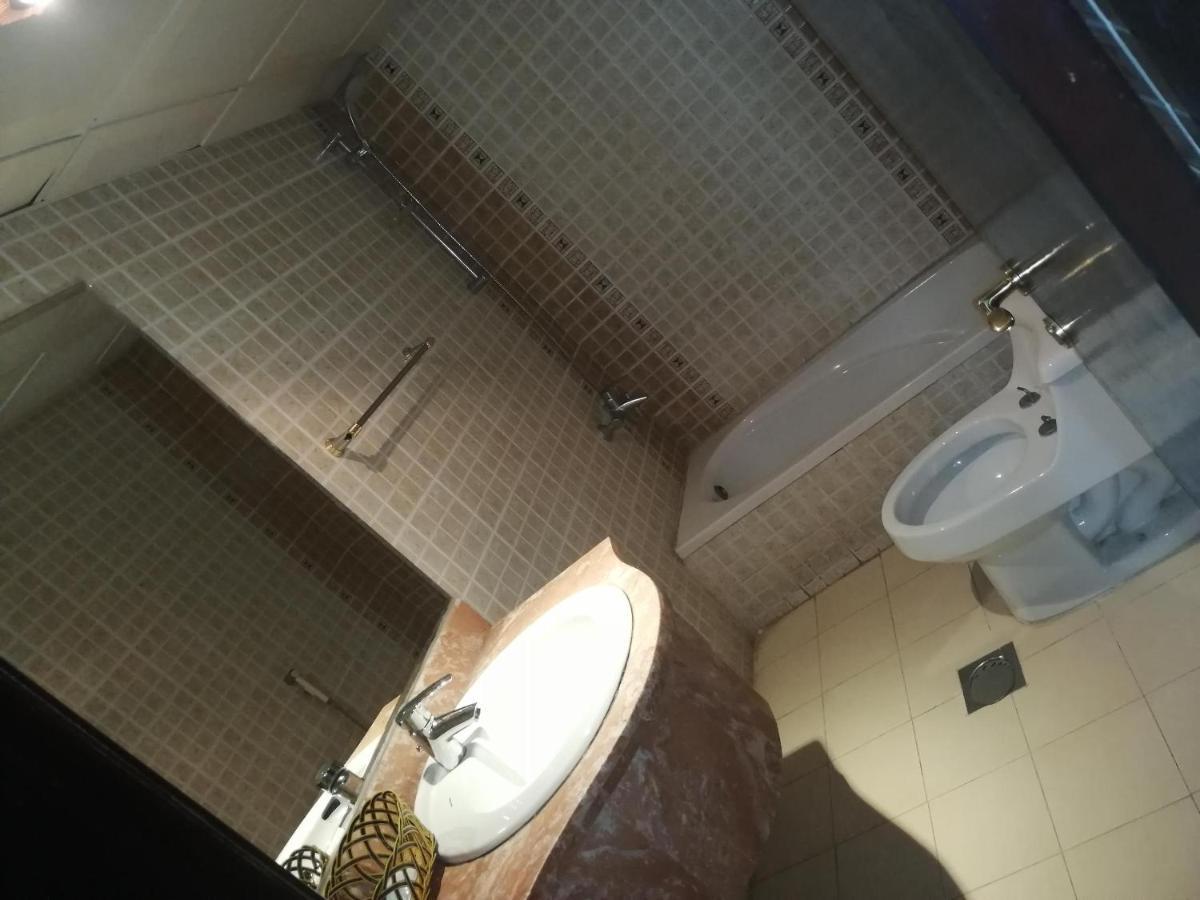 Al Aziziyah Hotel And Suites 海米斯穆谢特 外观 照片