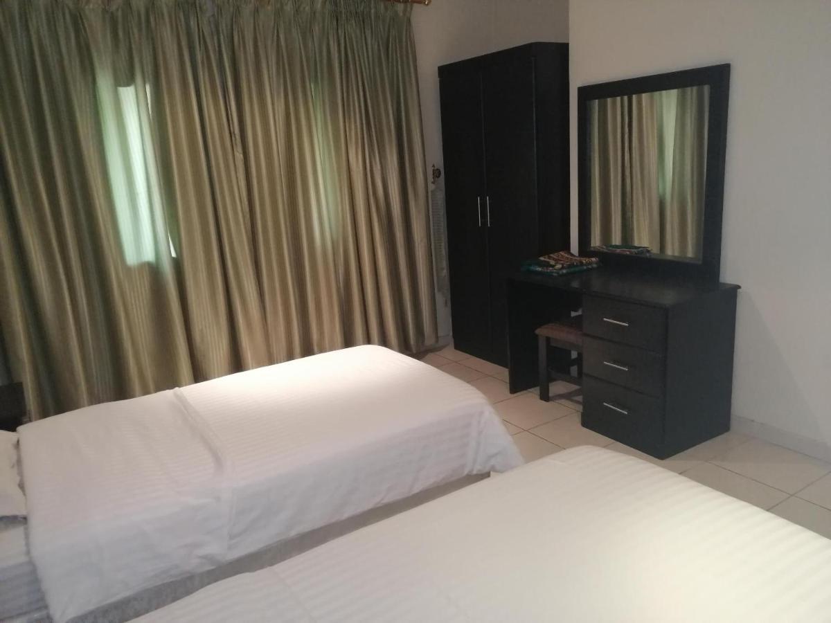 Al Aziziyah Hotel And Suites 海米斯穆谢特 外观 照片