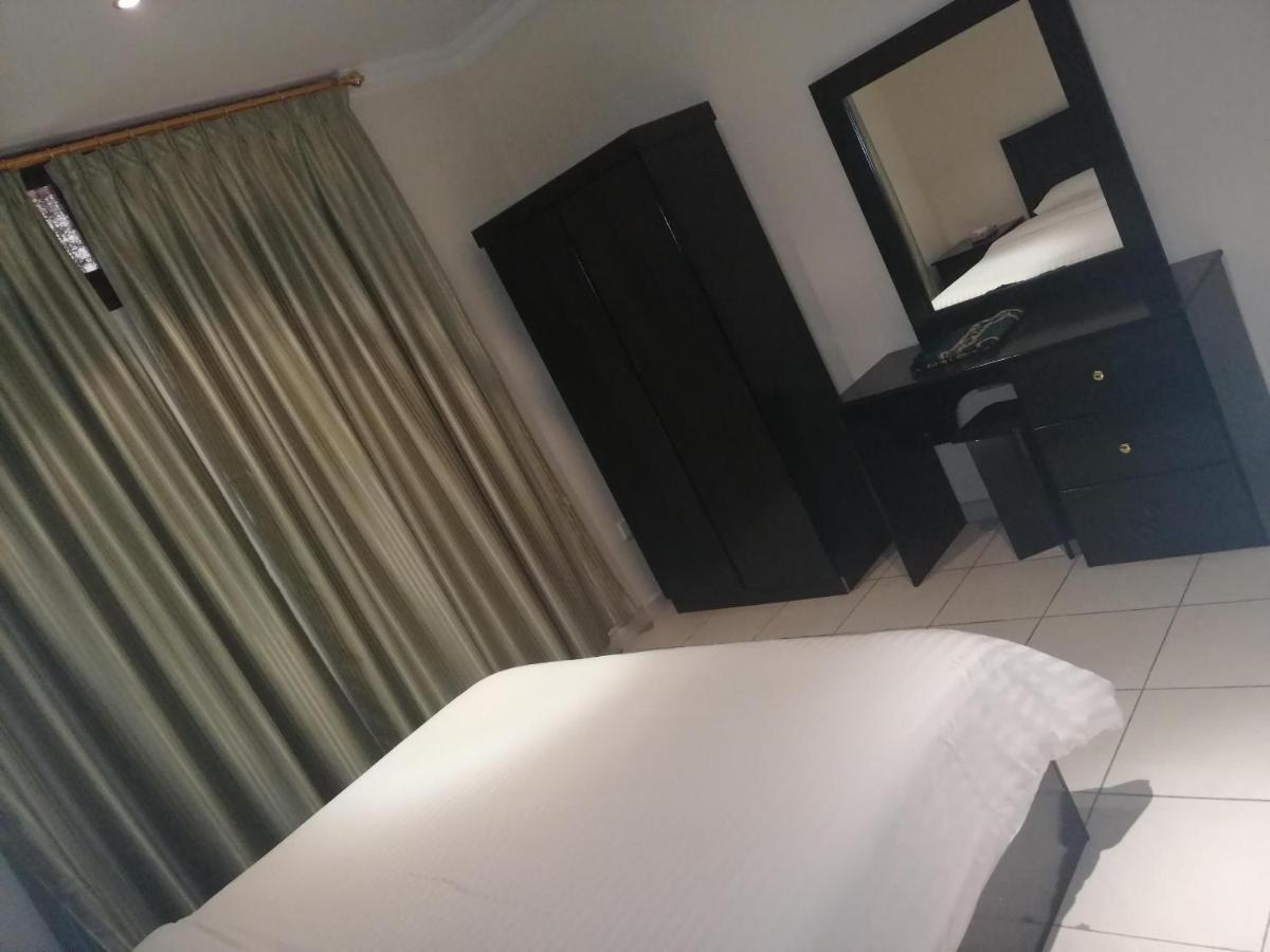 Al Aziziyah Hotel And Suites 海米斯穆谢特 外观 照片