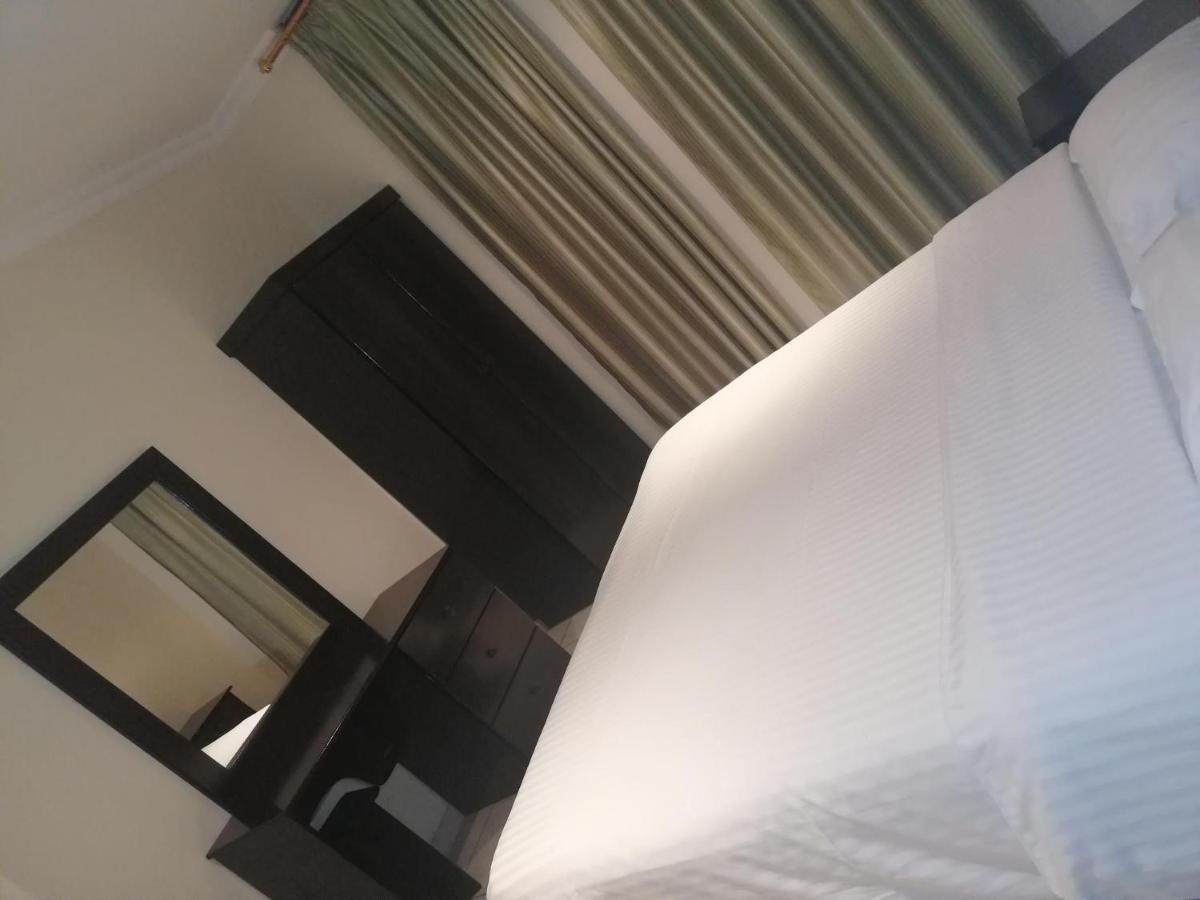 Al Aziziyah Hotel And Suites 海米斯穆谢特 外观 照片